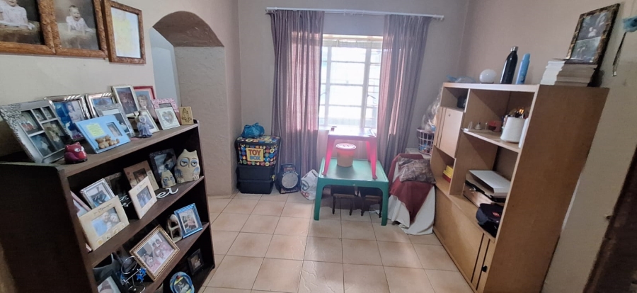 6 Bedroom Property for Sale in Rustenburg Rural North West